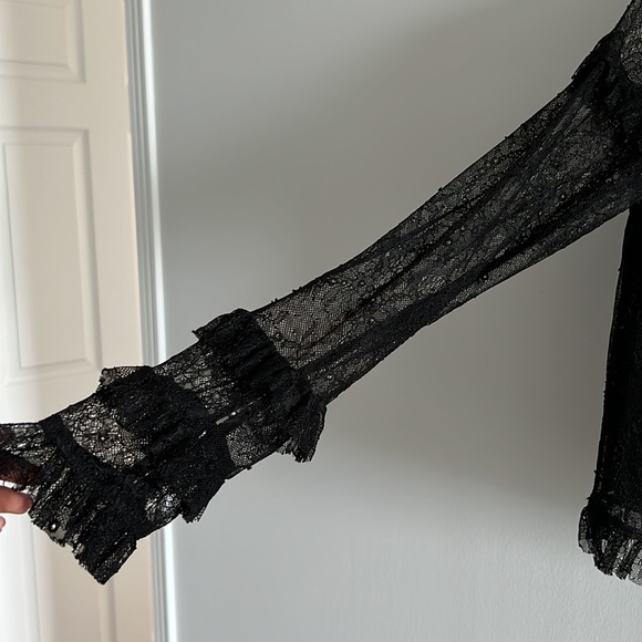 Forever 21 Black Lace Detail Long Sleeve Top - Picture 4 of 6